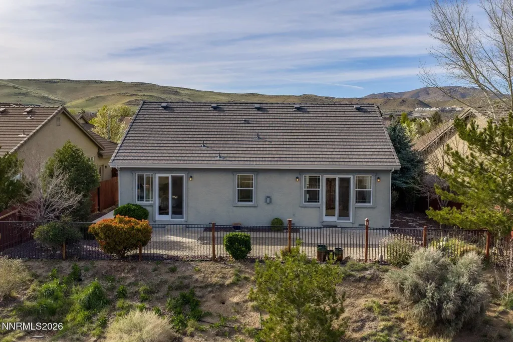 1239 Turnberry Sparks NV 89436