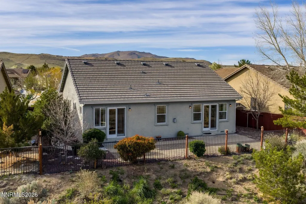 1239 Turnberry Sparks NV 89436