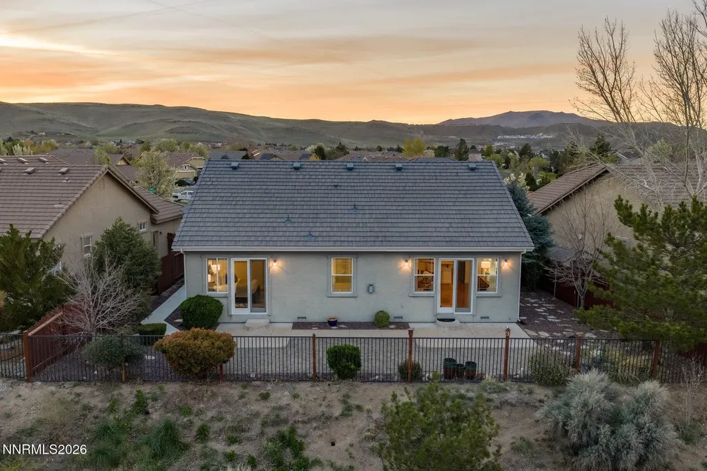 1239 Turnberry Sparks NV 89436