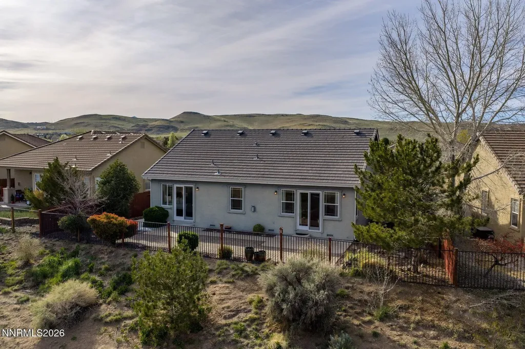 1239 Turnberry Sparks NV 89436