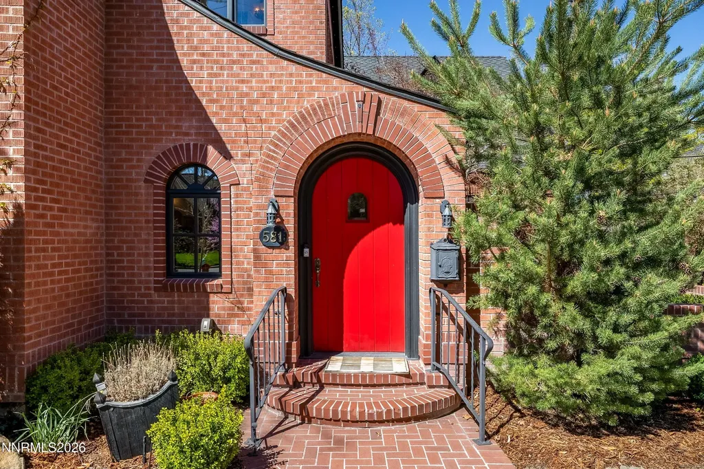 581 Ridge Reno NV 89501