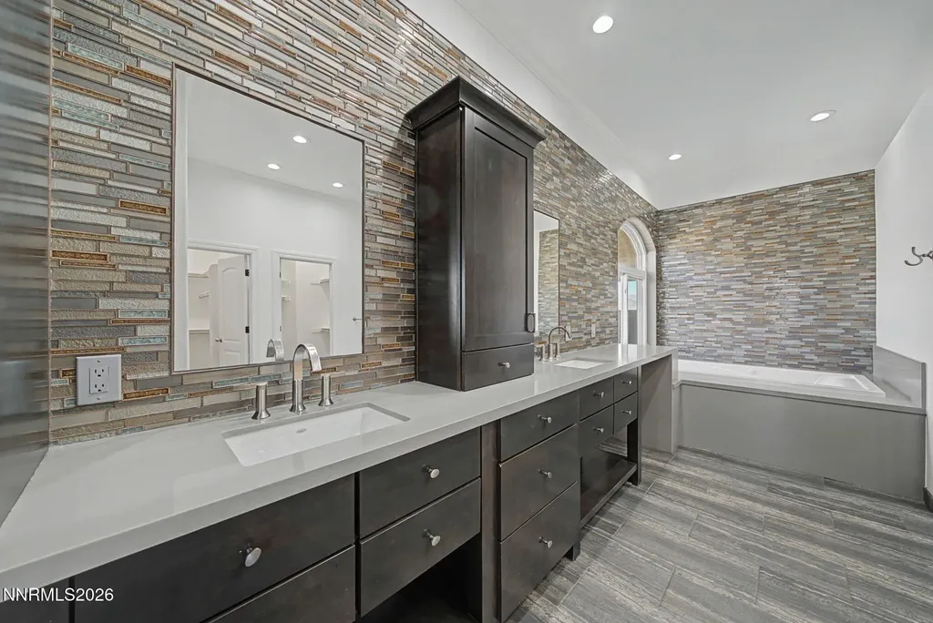 1215 Serpentine Reno NV 89506