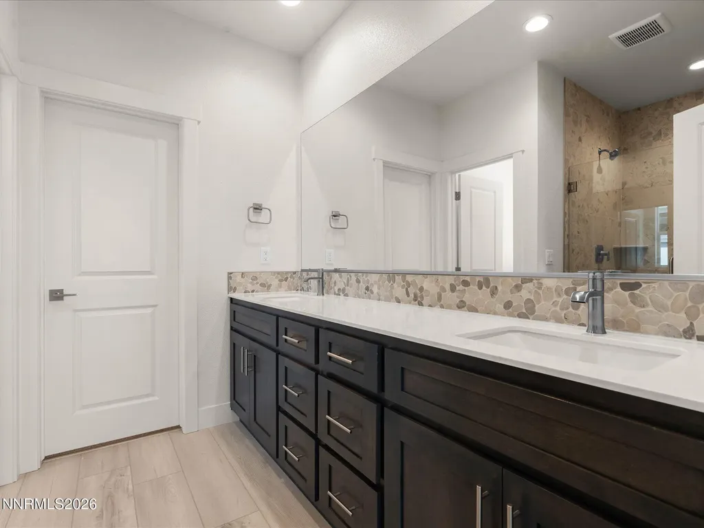 1377 Vine Gate Carson City NV 89701