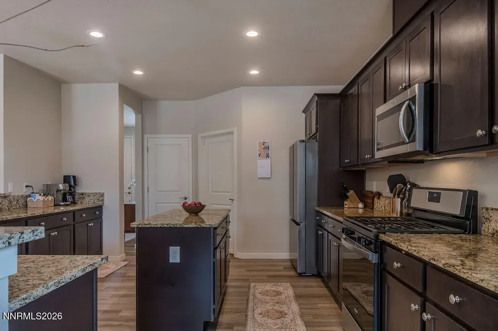 569 Country Hollow Fernley NV 89408