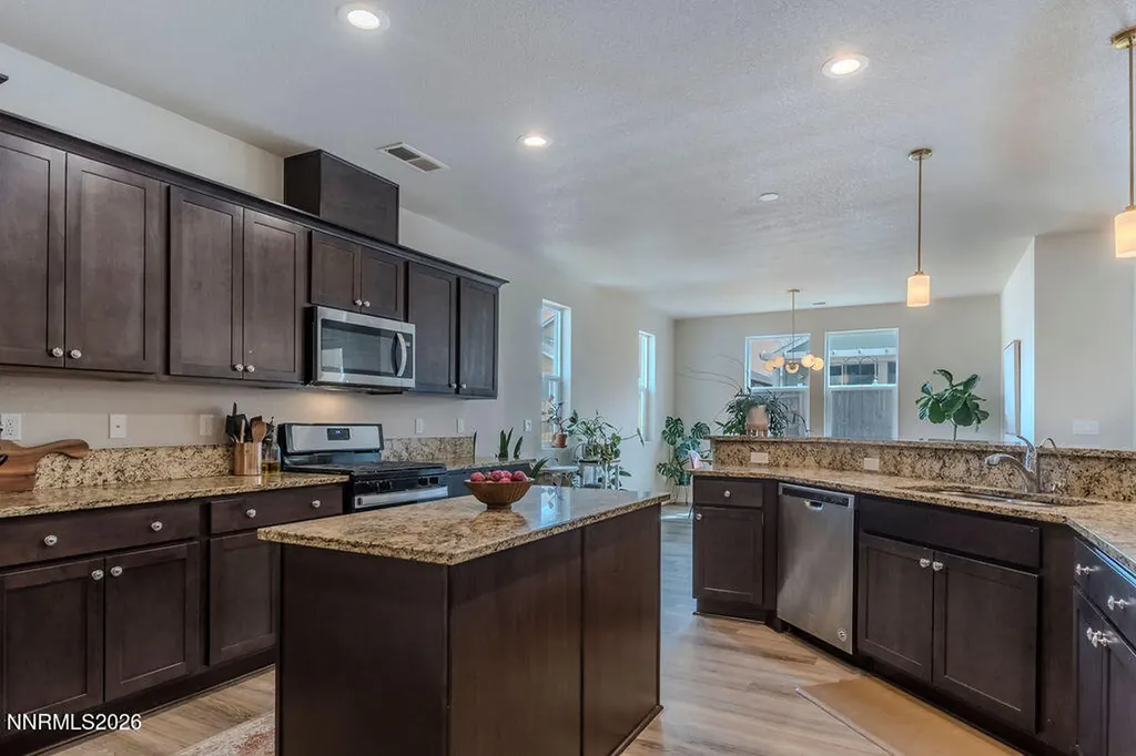 569 Country Hollow Fernley NV 89408