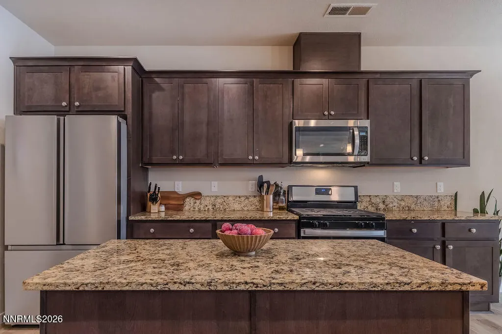 569 Country Hollow Fernley NV 89408