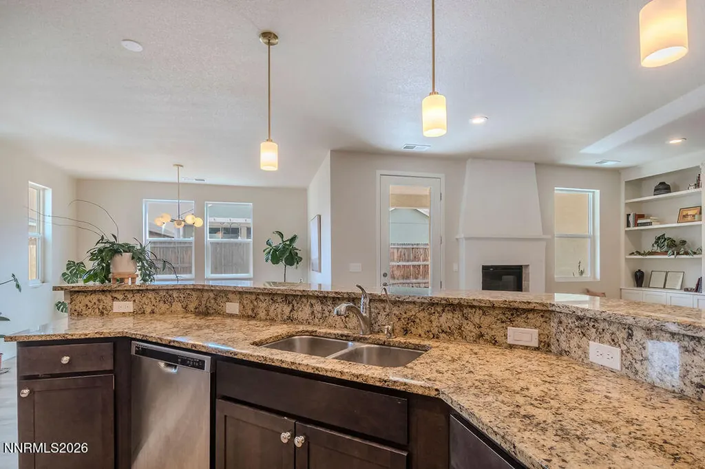 569 Country Hollow Fernley NV 89408