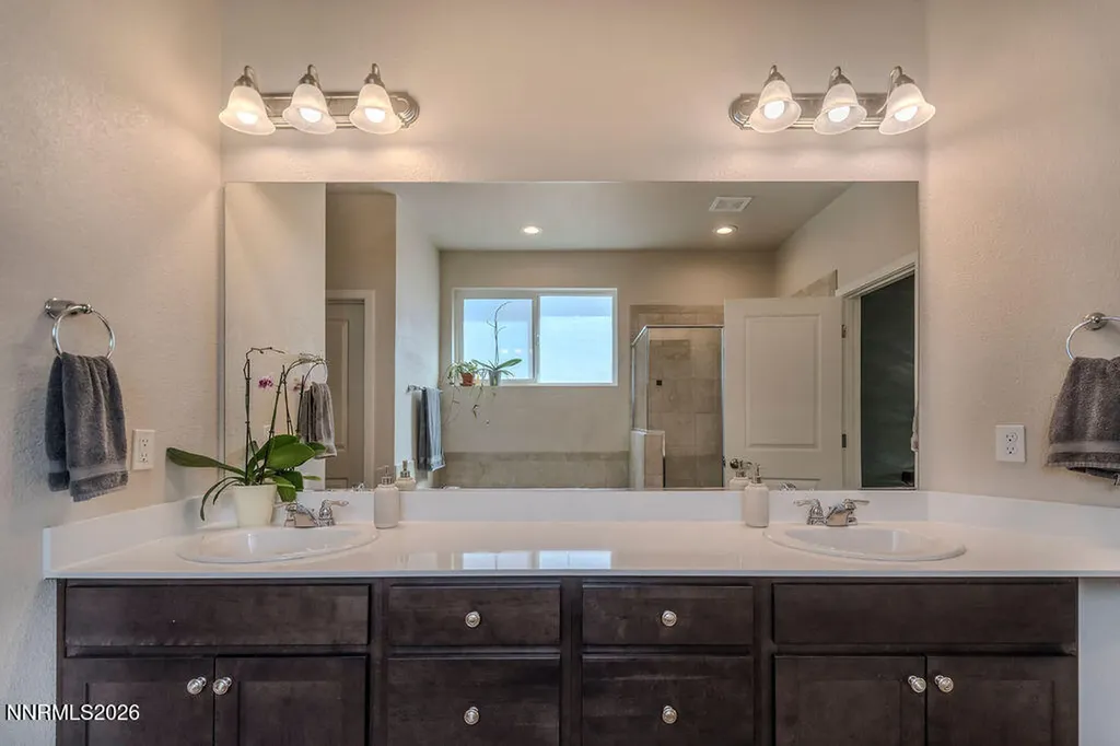 569 Country Hollow Fernley NV 89408
