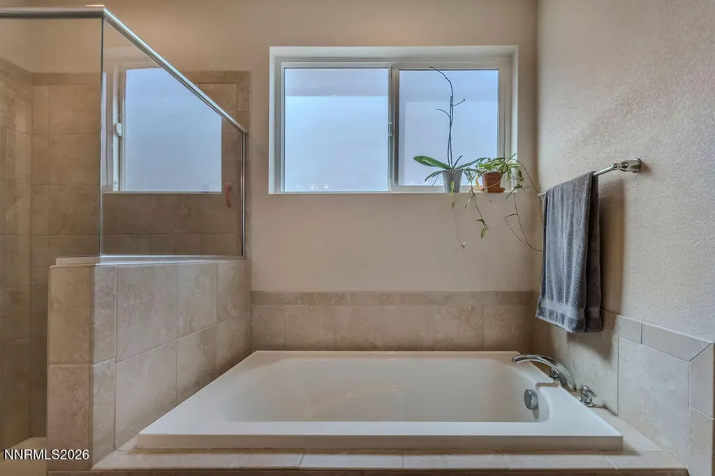 569 Country Hollow Fernley NV 89408