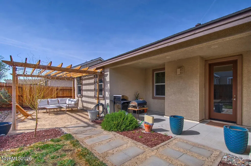 569 Country Hollow Fernley NV 89408