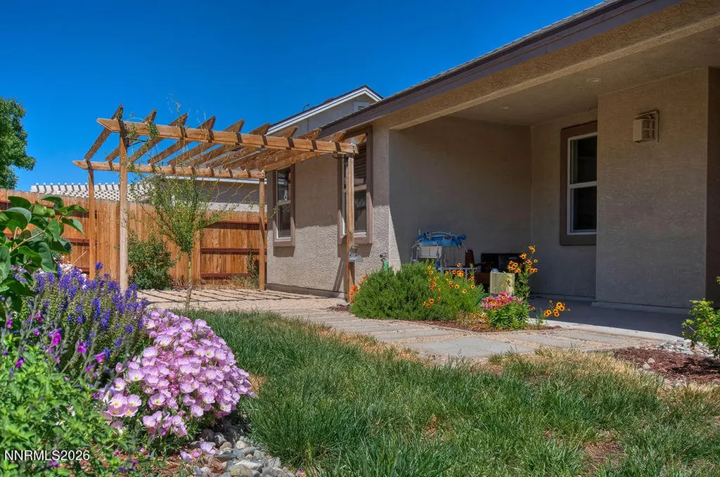 569 Country Hollow Fernley NV 89408