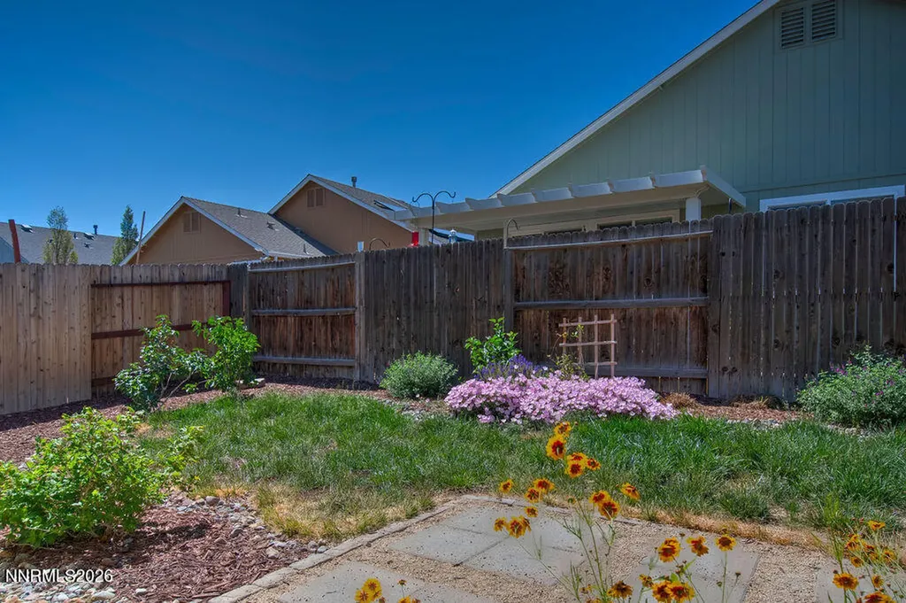 569 Country Hollow Fernley NV 89408