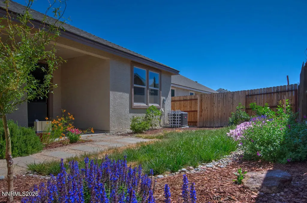 569 Country Hollow Fernley NV 89408