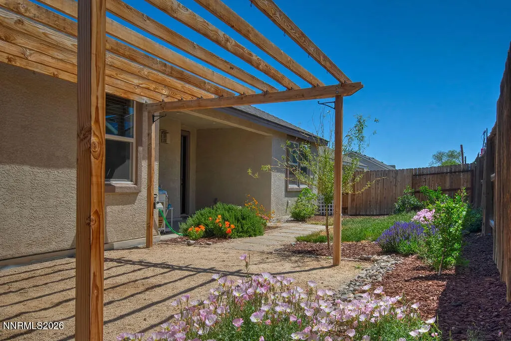 569 Country Hollow Fernley NV 89408