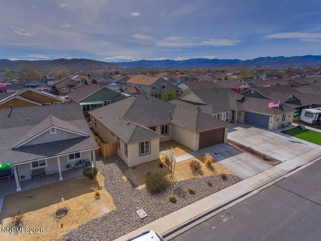 569 Country Hollow Fernley NV 89408