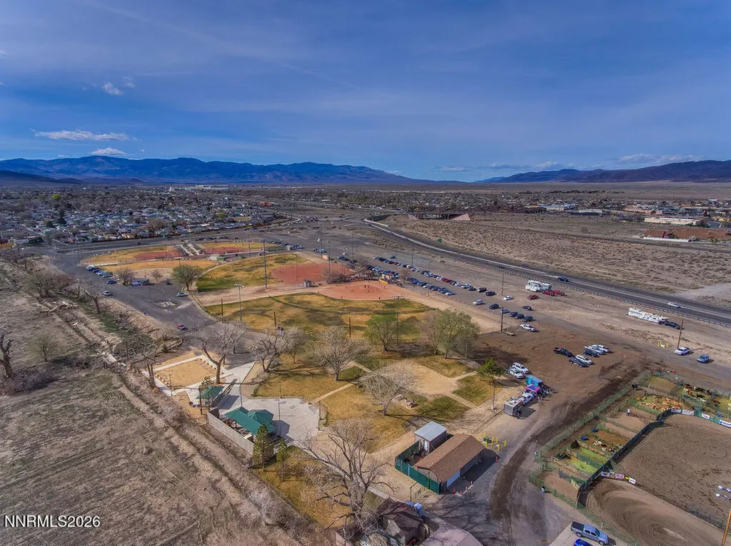 569 Country Hollow Fernley NV 89408