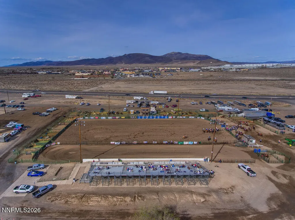 569 Country Hollow Fernley NV 89408
