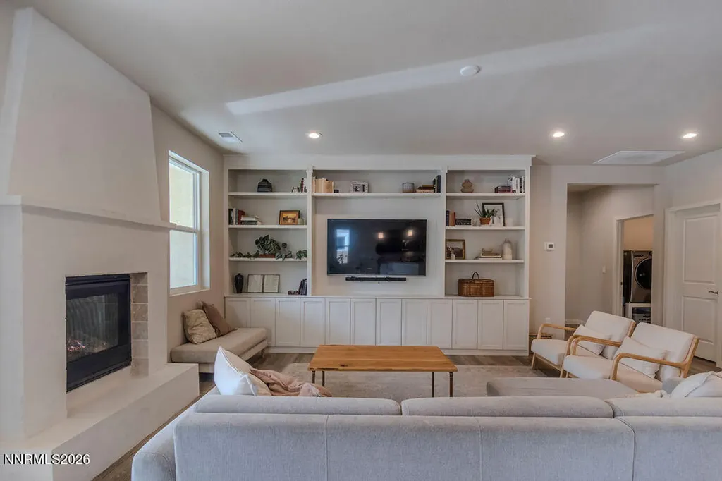 569 Country Hollow Fernley NV 89408