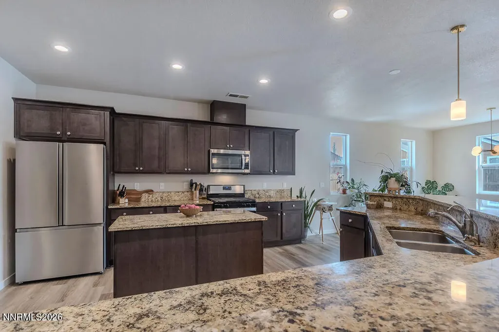 569 Country Hollow Fernley NV 89408