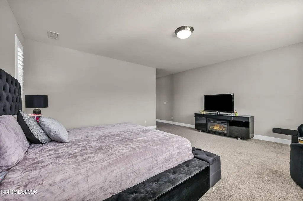 944 Los Alamitos Minden NV 89423