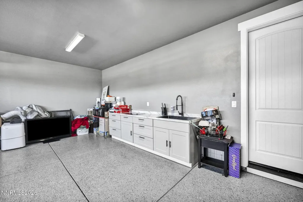 944 Los Alamitos Minden NV 89423