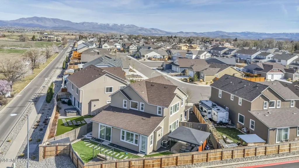 944 Los Alamitos Minden NV 89423