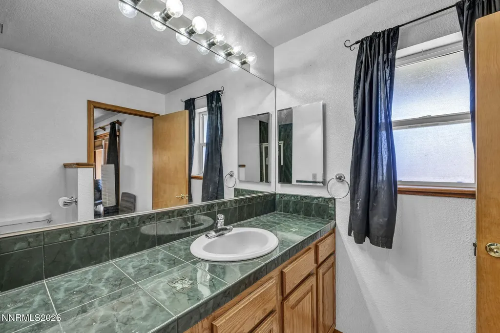 1374 Porter Minden NV 89423