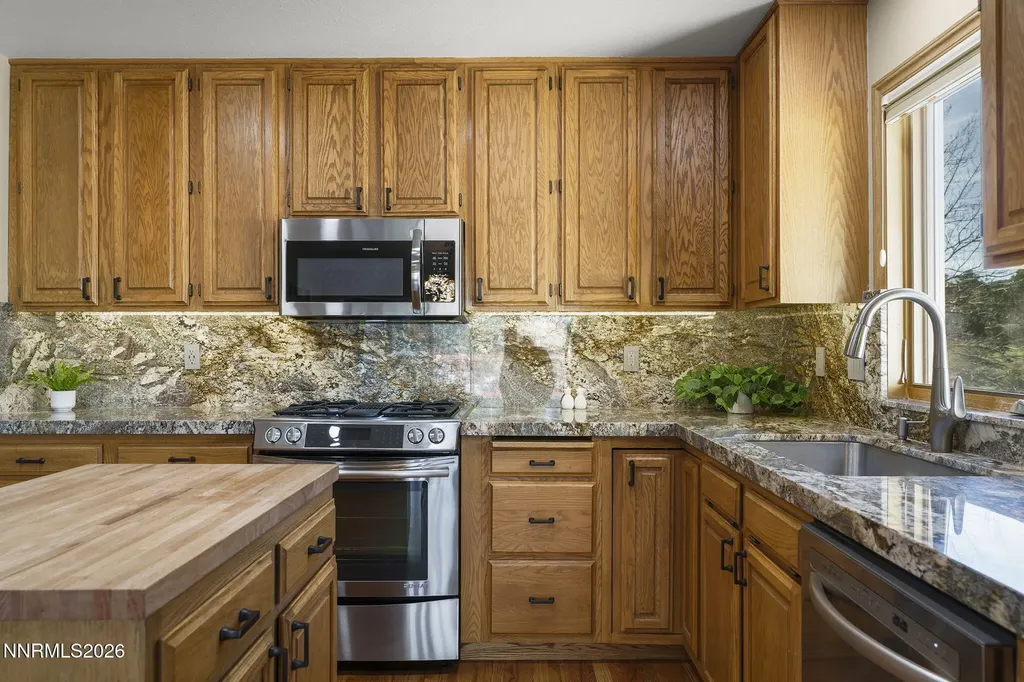 3565 Ashfork Reno NV 89509