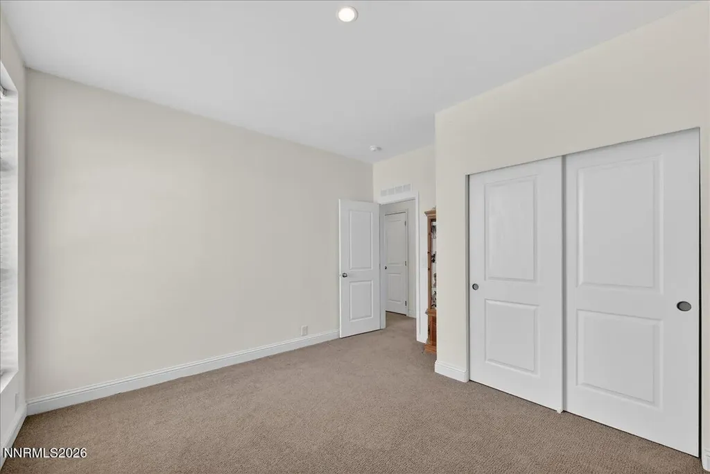 5953 Martin Fallon NV 89406