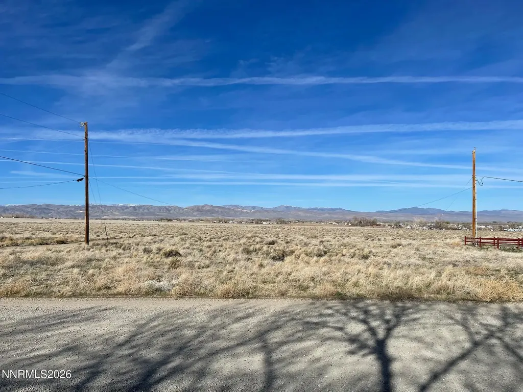 17 Overland Yerington NV 89447