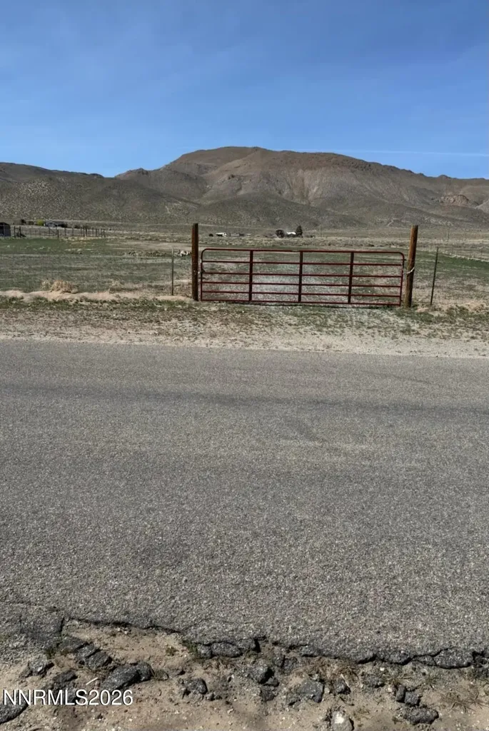 31 Locust Yerington NV 89447