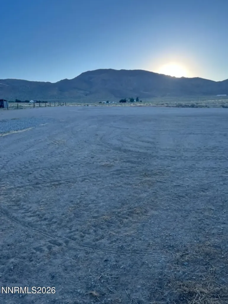31 Locust Yerington NV 89447