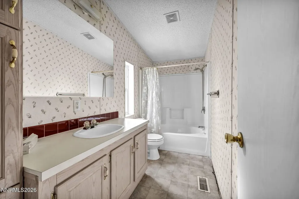 5107 Leon Sun Valley NV 89433