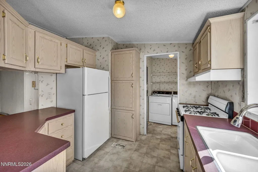 5107 Leon Sun Valley NV 89433