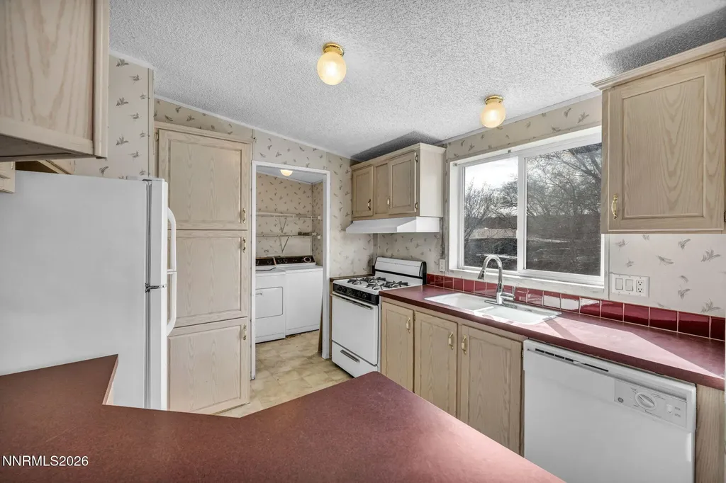 5107 Leon Sun Valley NV 89433