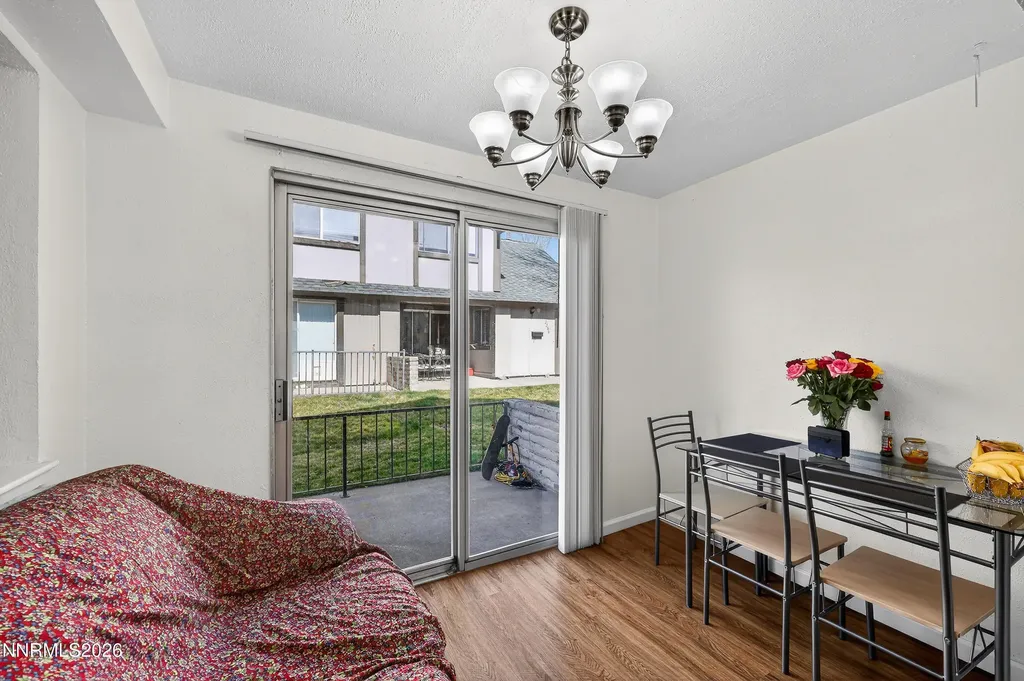 1544 Chester Sparks NV 89431