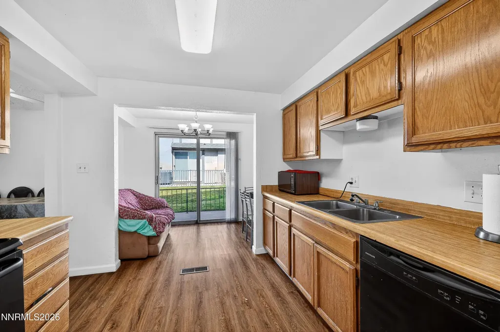 1544 Chester Sparks NV 89431