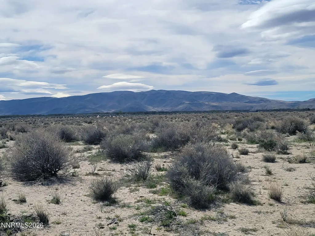 4725 2nd Silver Springs NV 89429