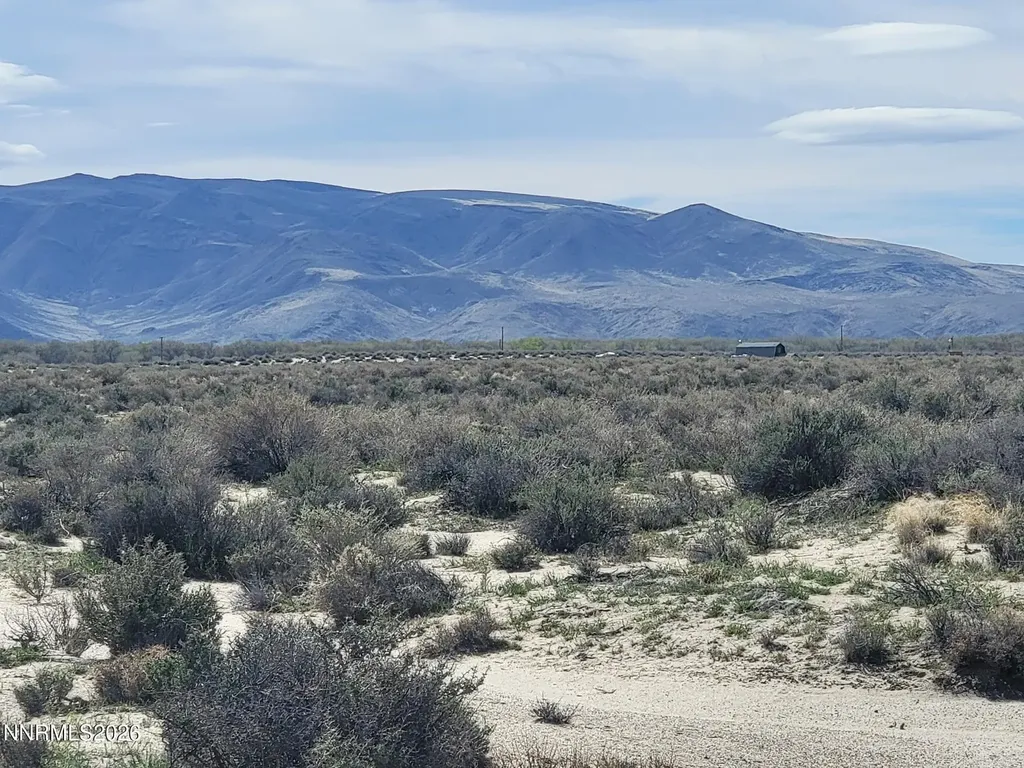 4725 2nd Silver Springs NV 89429