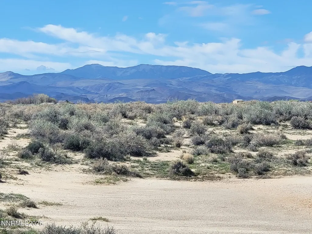 4725 2nd Silver Springs NV 89429