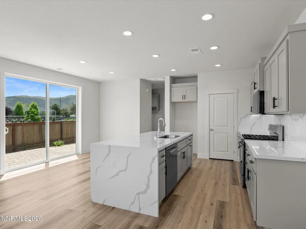 1383 Vine Gate Carson City NV 89701