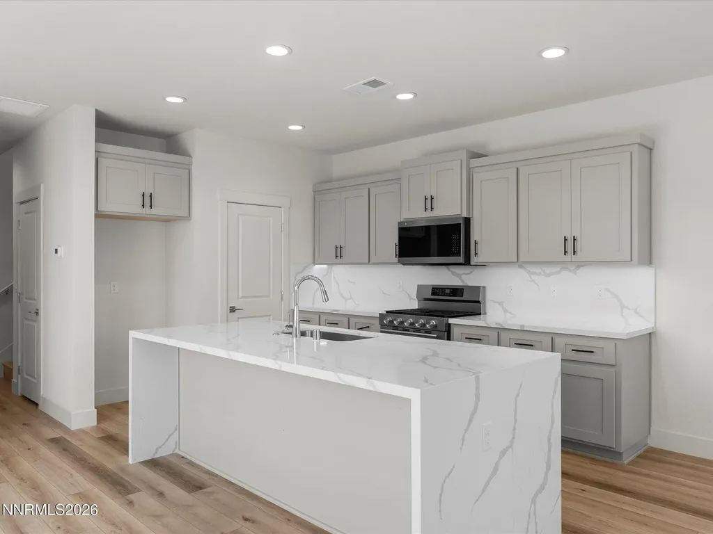 1383 Vine Gate Carson City NV 89701