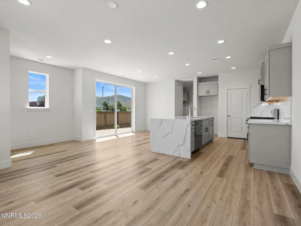 1383 Vine Gate Carson City NV 89701