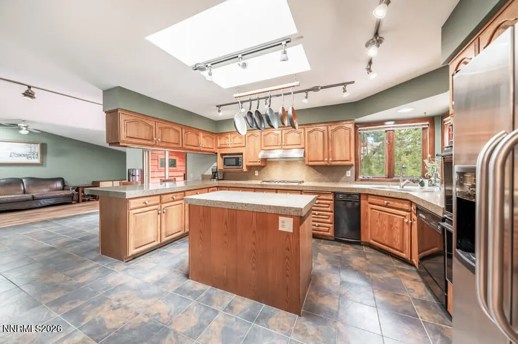 350 Black Pine Reno NV 89511
