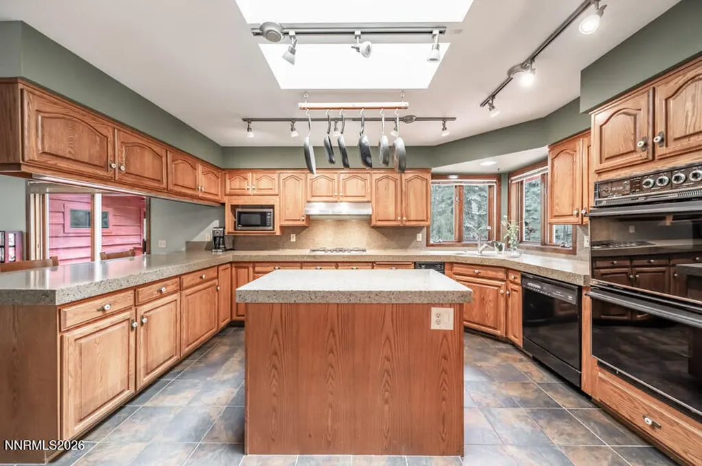 350 Black Pine Reno NV 89511