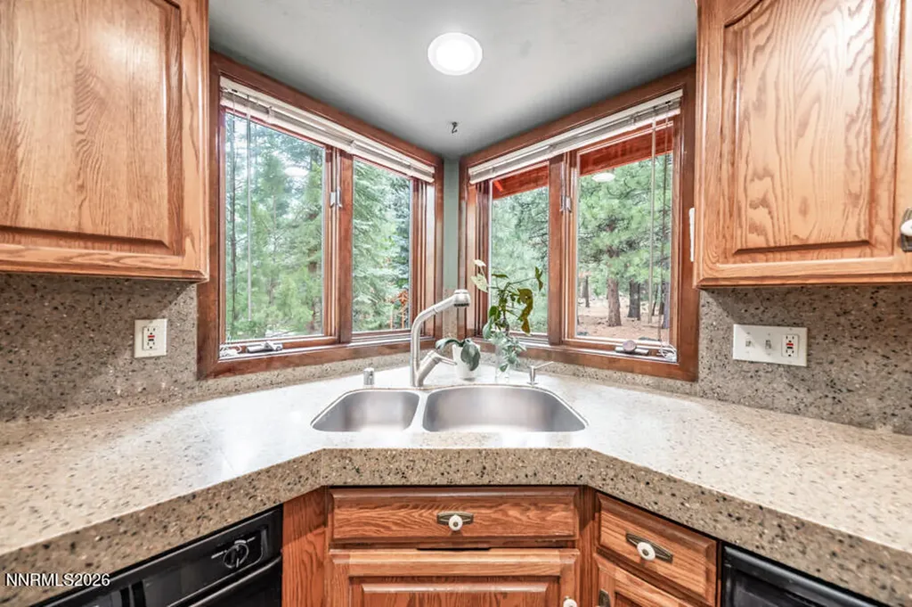 350 Black Pine Reno NV 89511