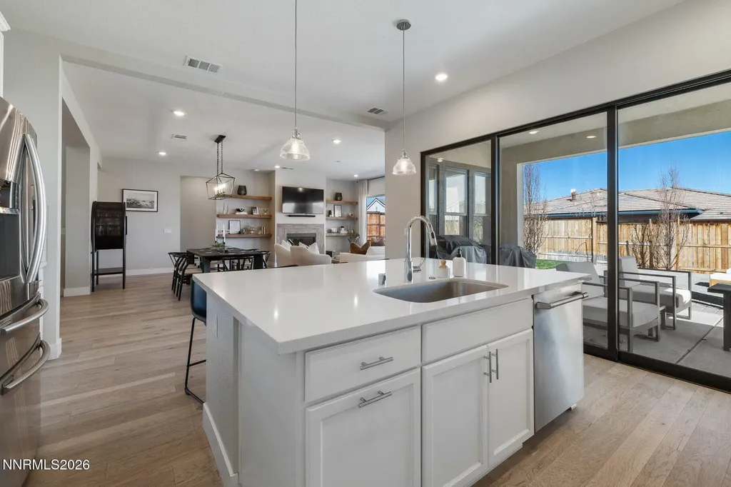911 Solarium Reno NV 89511