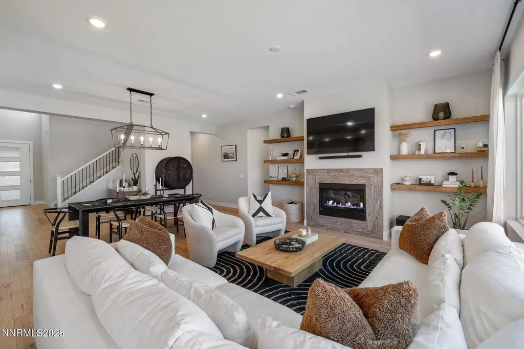 911 Solarium Reno NV 89511
