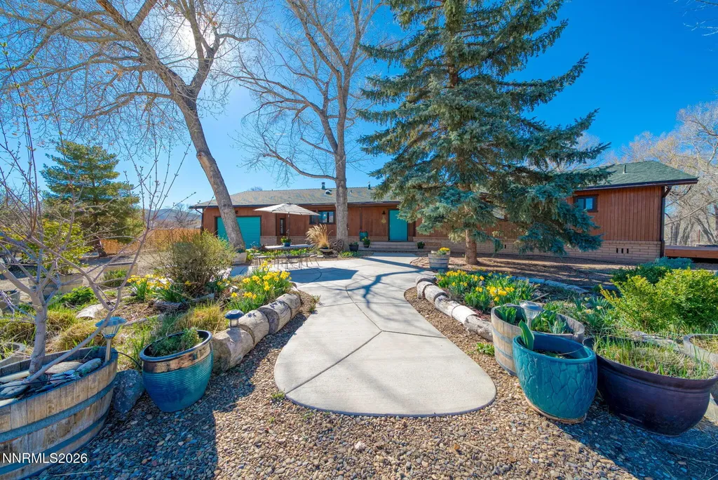 329 River Dayton NV 89403