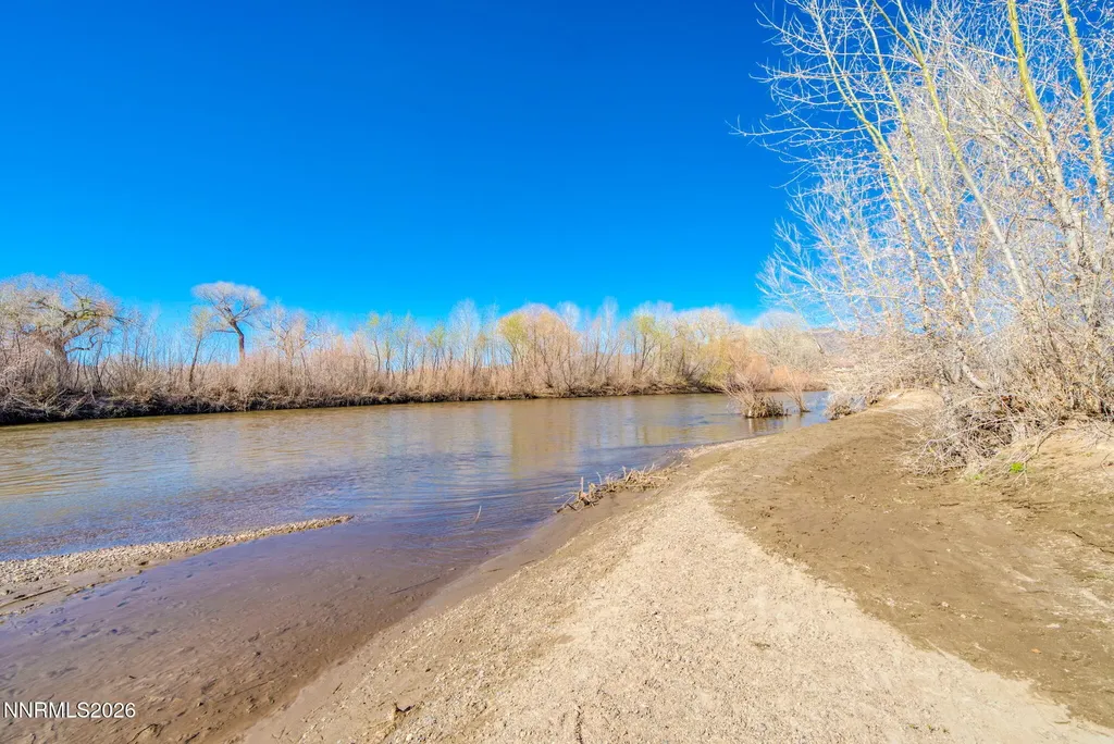 329 River Dayton NV 89403